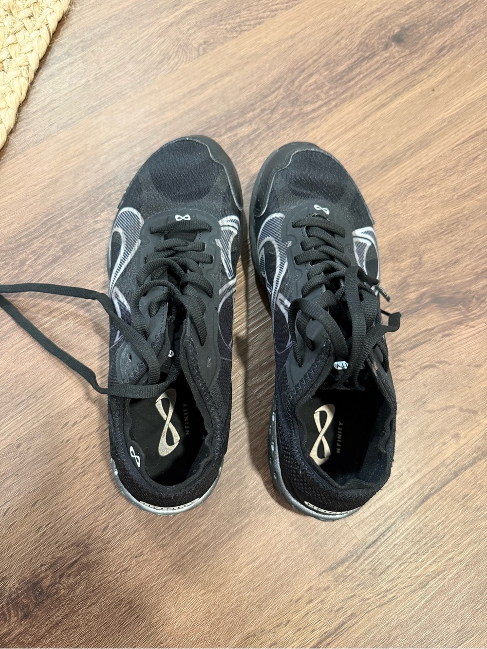 NFINITY Black sneakers with Carry Case